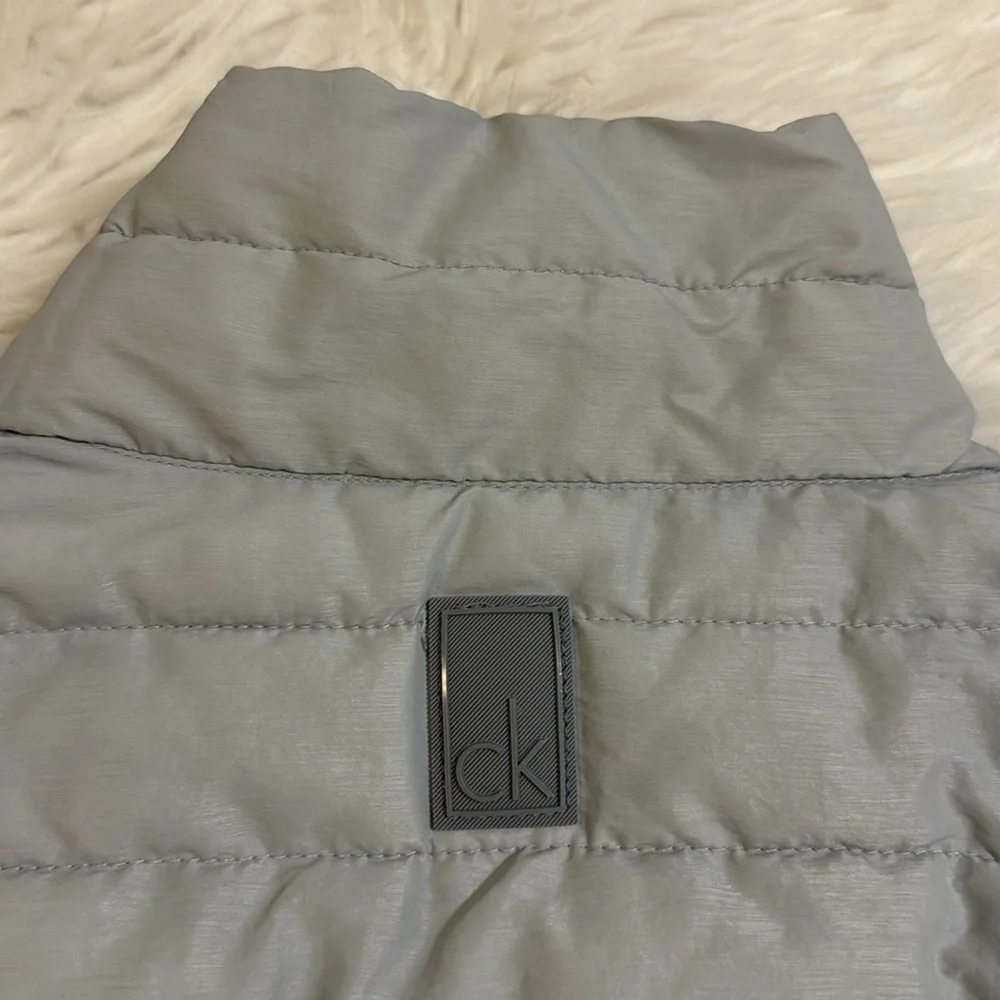 Calvin Klein puffer vest size Small
